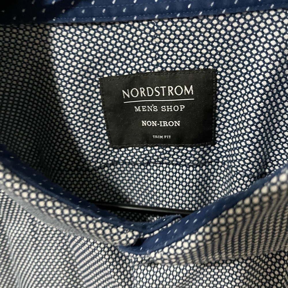 Nordstrom Men’s Navy Micro-Pattern Long-Sleeve Dress Shirt - Picture 4 of 6